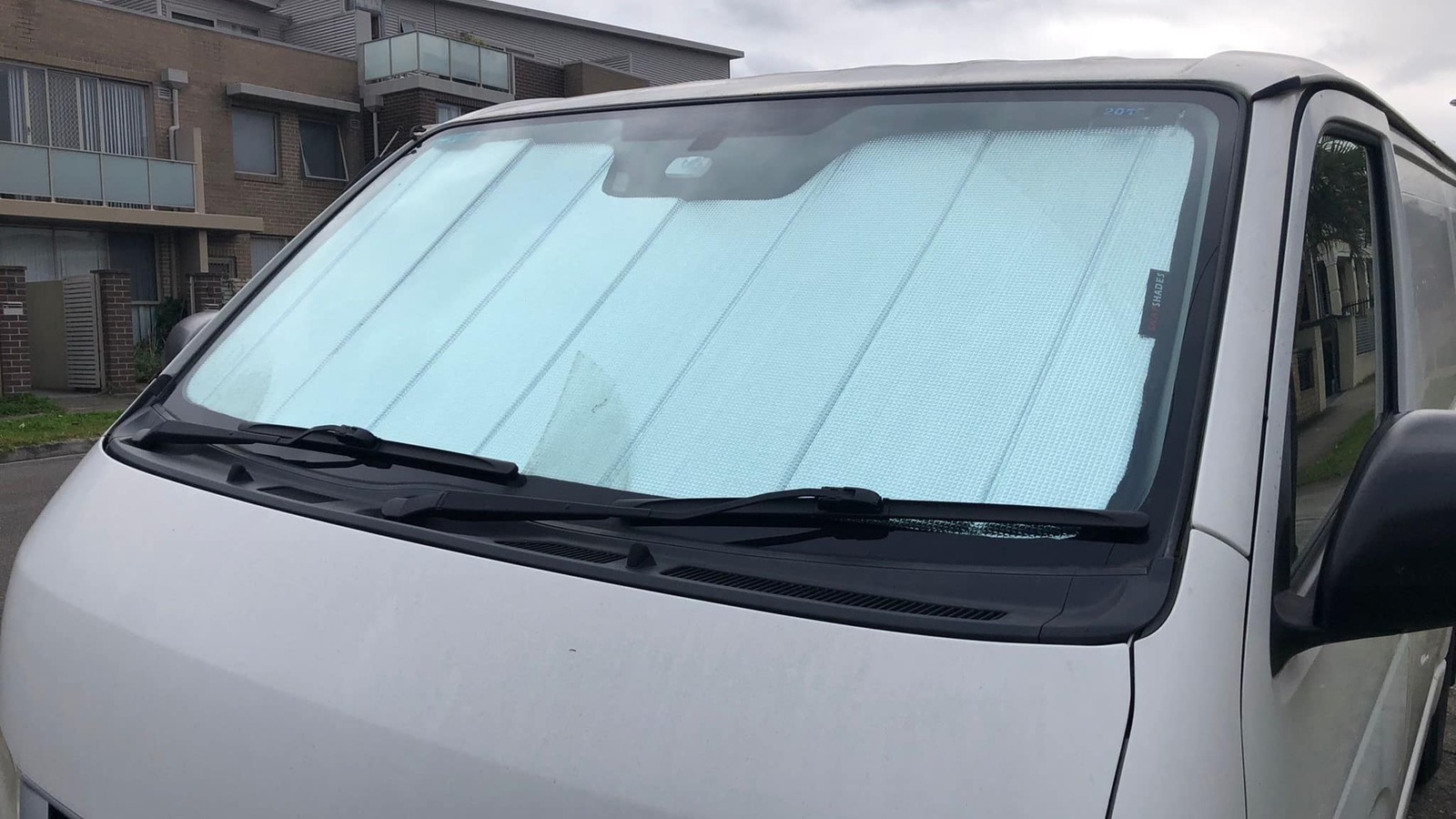 Toyota hiace outlet sun shade